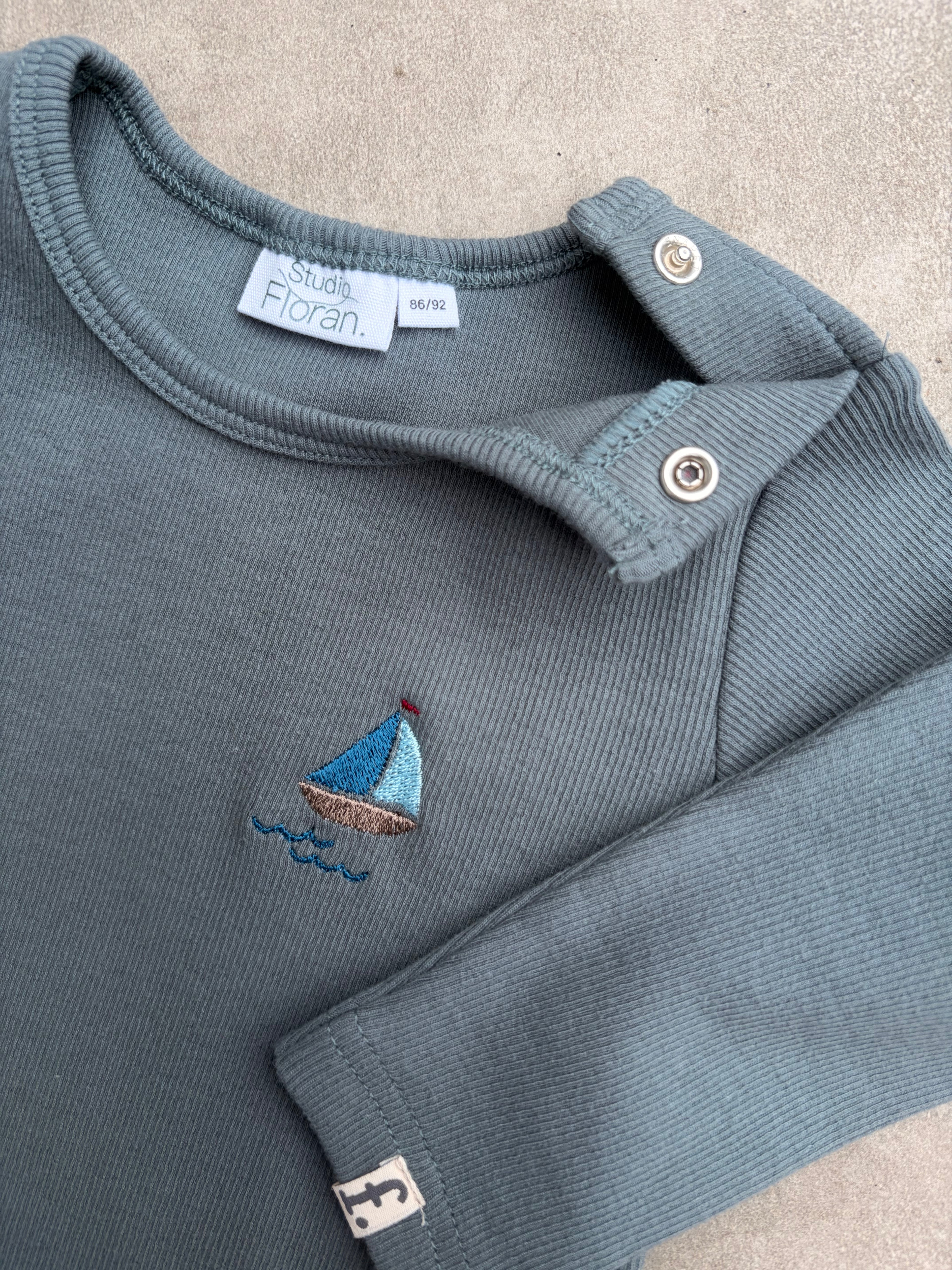 Onze unieke meegroeiromper (Oceaan met boot)