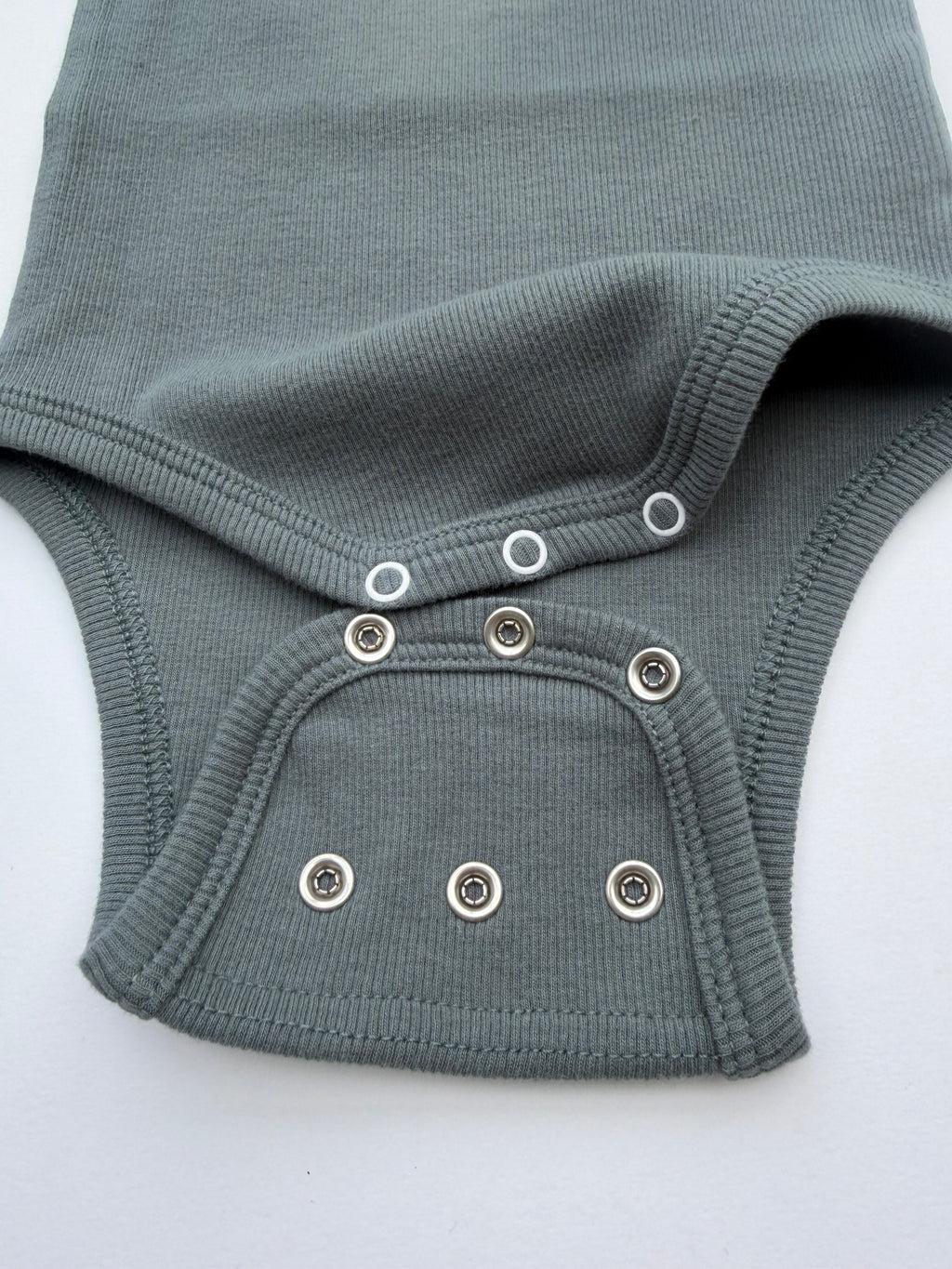 Onze unieke meegroeiromper (Oceaan met eigen keus borduursel)