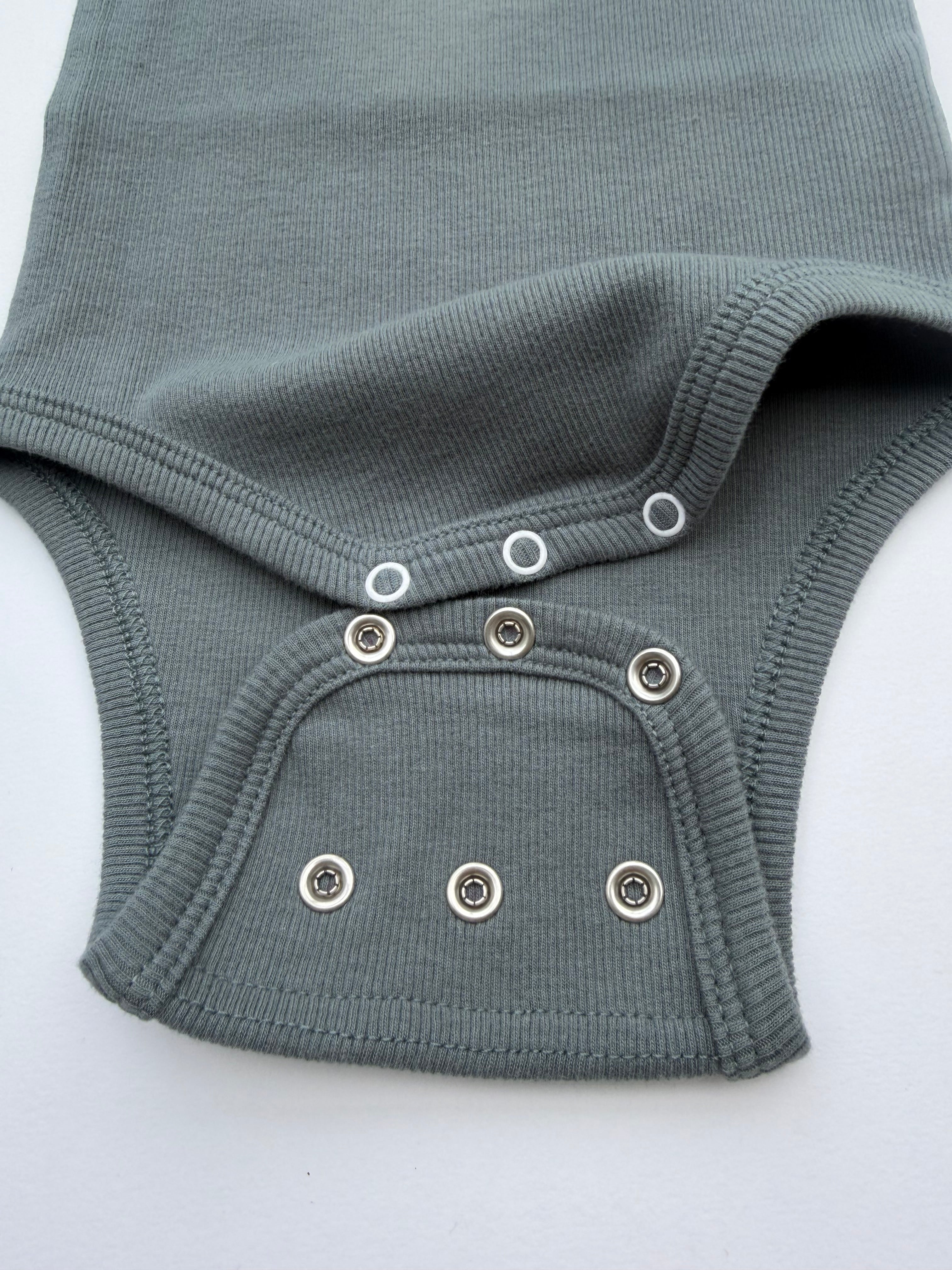 Onze unieke meegroeiromper (Oceaan met eigen keus borduursel)