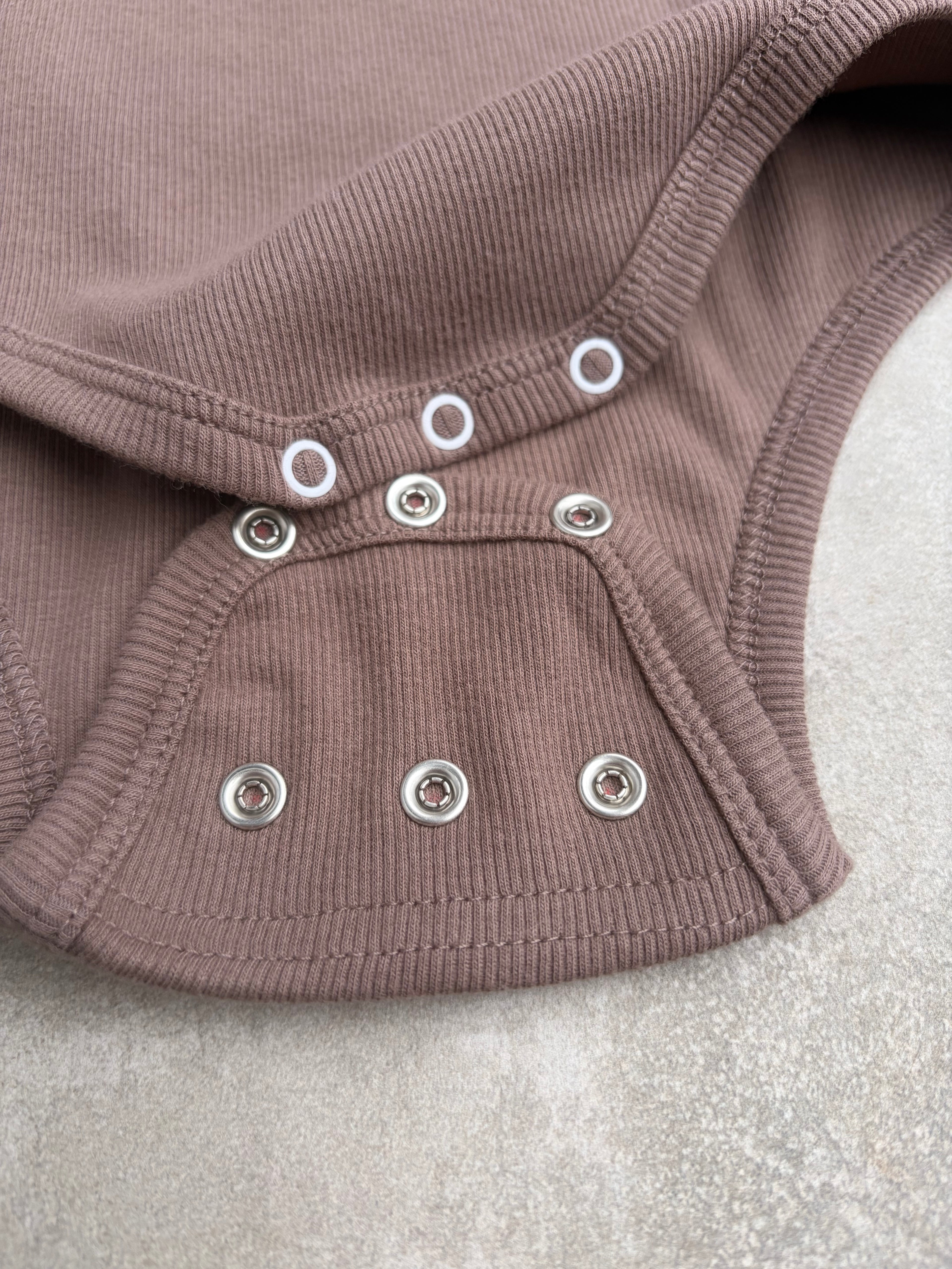 Onze unieke meegroeiromper (Walnoot met vos)