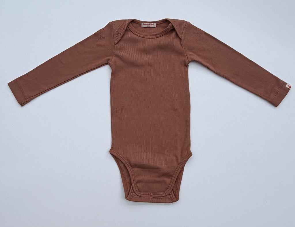 Romp&Roll meegroeiromper (Terra (lange mouw) met eigen keus borduursel)