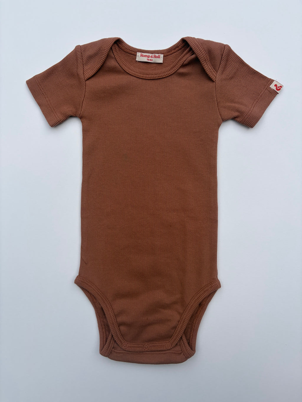 Romp&Roll meegroeiromper (Terra (korte mouw) met eigen keus borduursel)