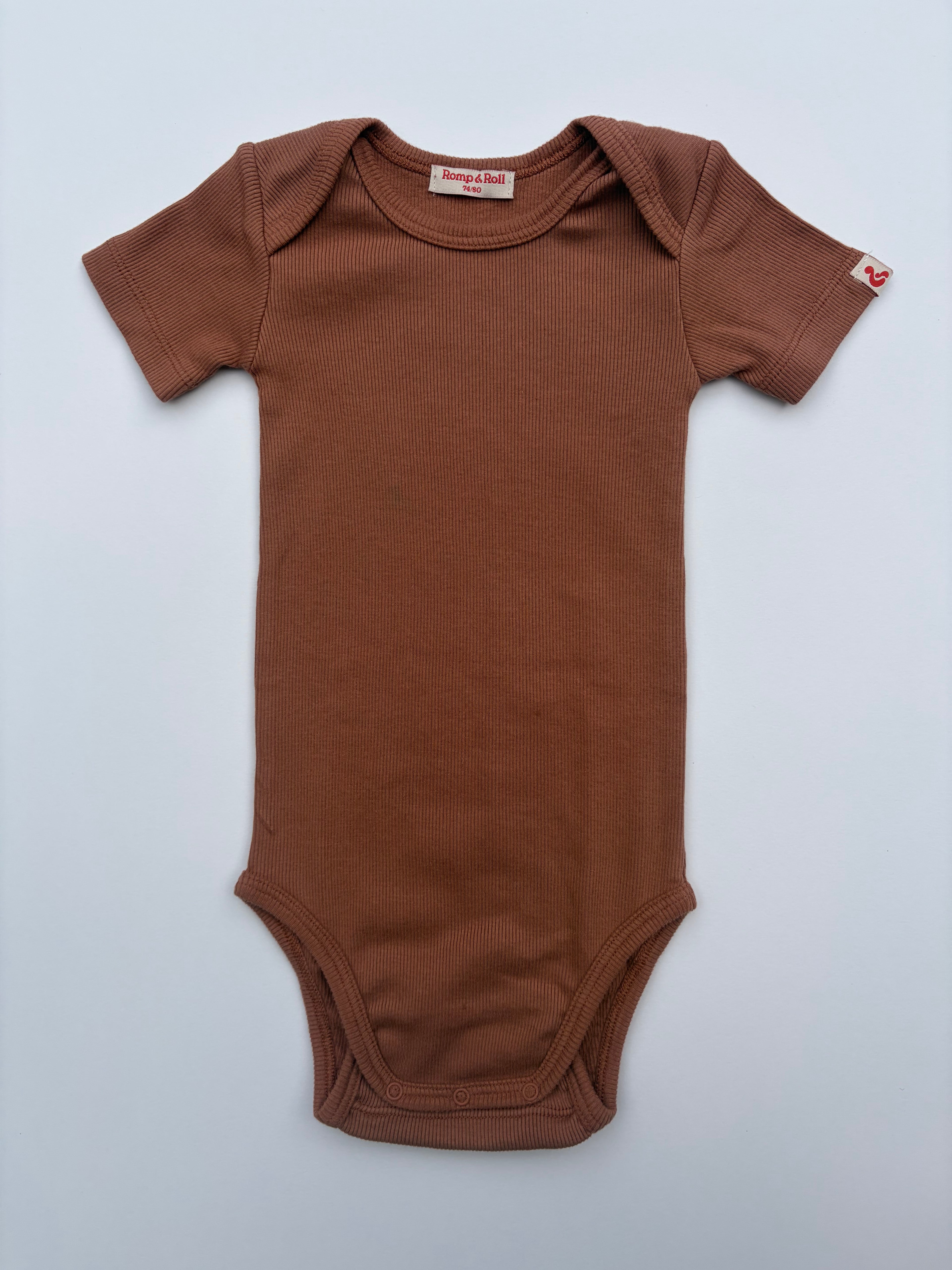 Romp&Roll meegroeiromper (Terra (korte mouw) met eigen keus borduursel)