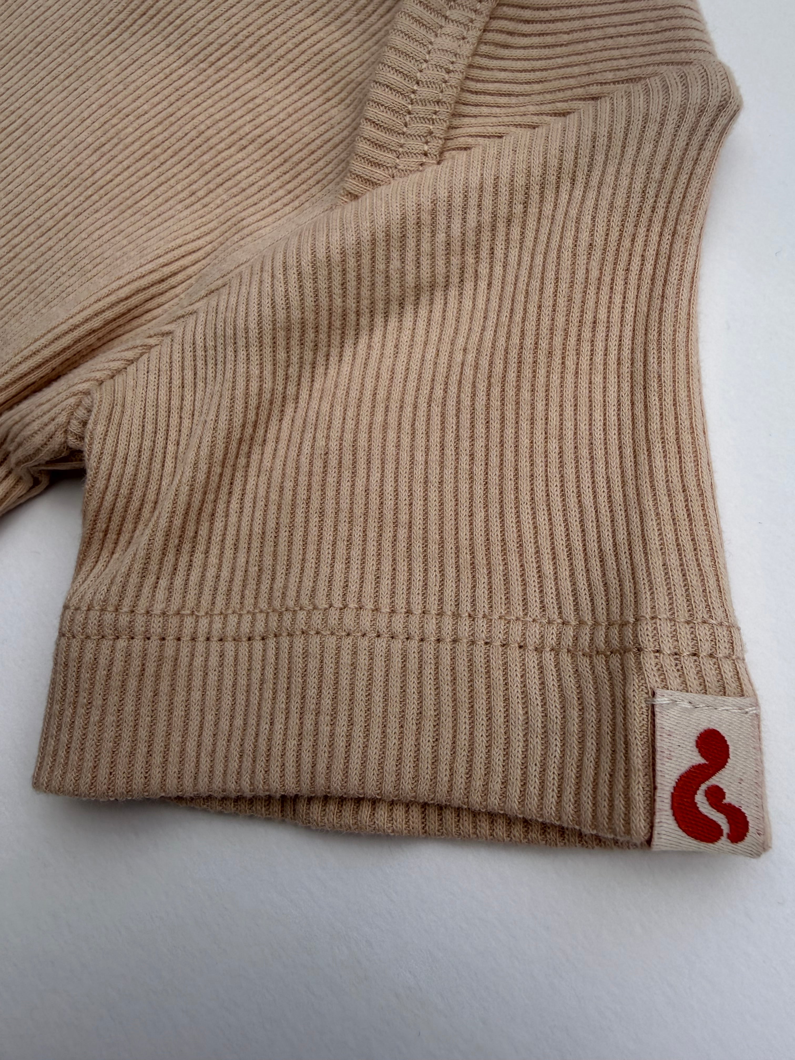 Romp&Roll meegroeiromper (Dunes (korte mouw) met eigen keus borduursel)